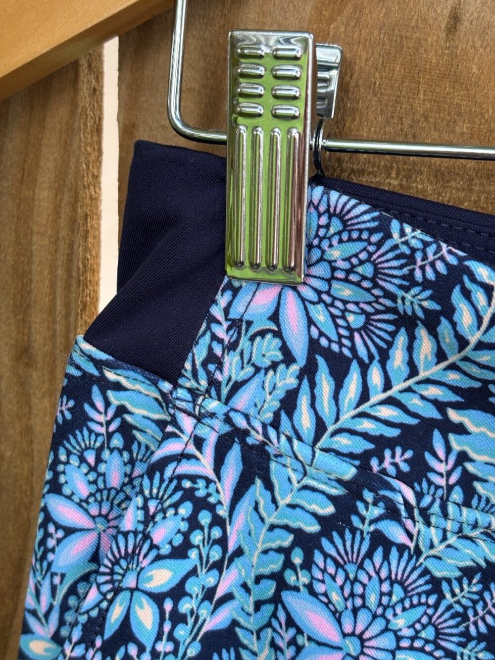 Tommy Bahama Everyday Active Pants Women’s S Multicolored Floral Paisley Stretch - Picture 8 of 12